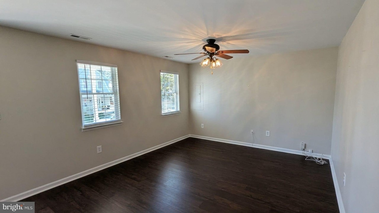 8 Glenwood Ave - Photo 4 of 24
