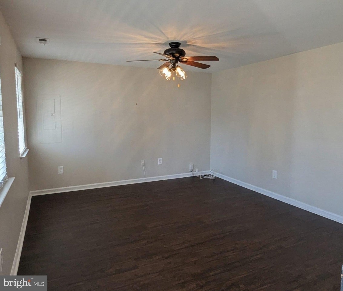 8 Glenwood Ave - Photo 5 of 24