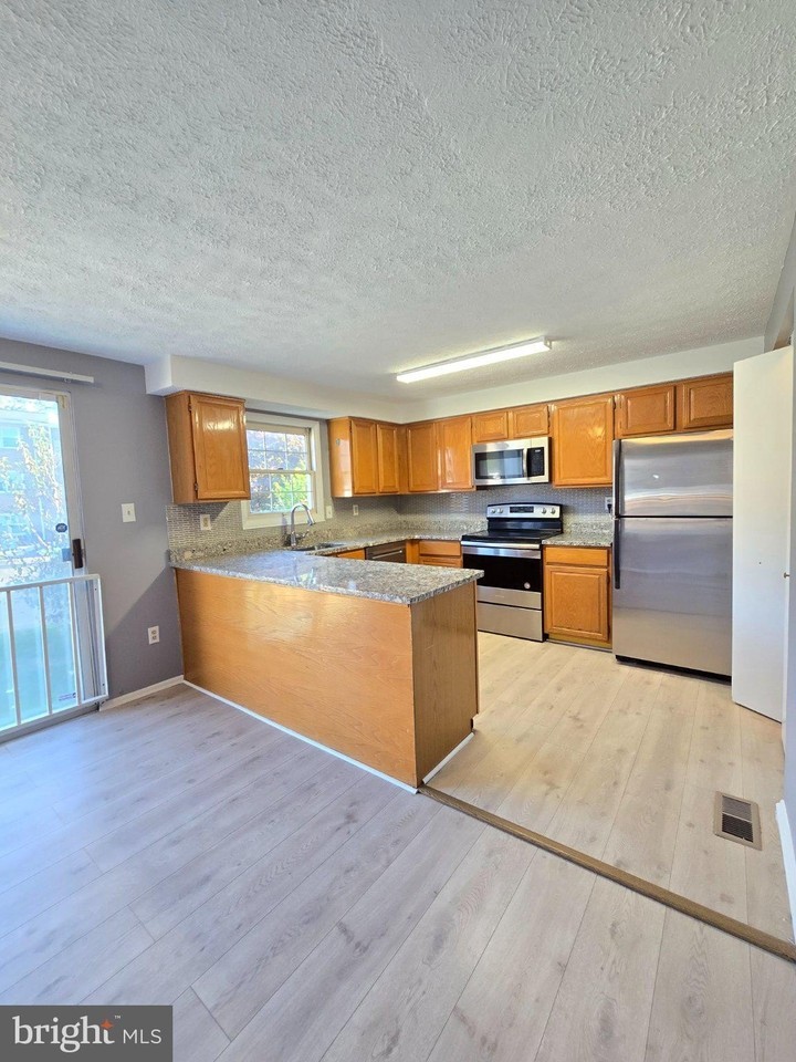 19 Rocky Brook Ct - Photo 3 of 14