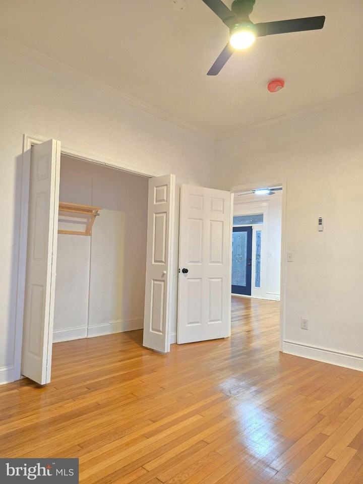 2117 Lorraine Ave - Photo 5 of 9