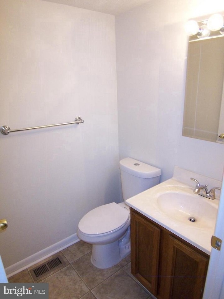 907 Olive Branch Ct - Photo 7 of 12
