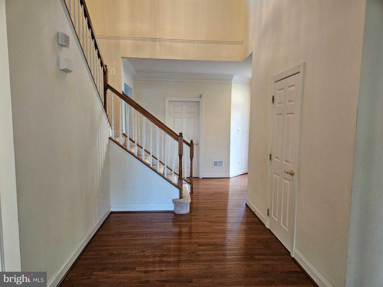 222 Whirlaway Ln - Photo 3 of 24
