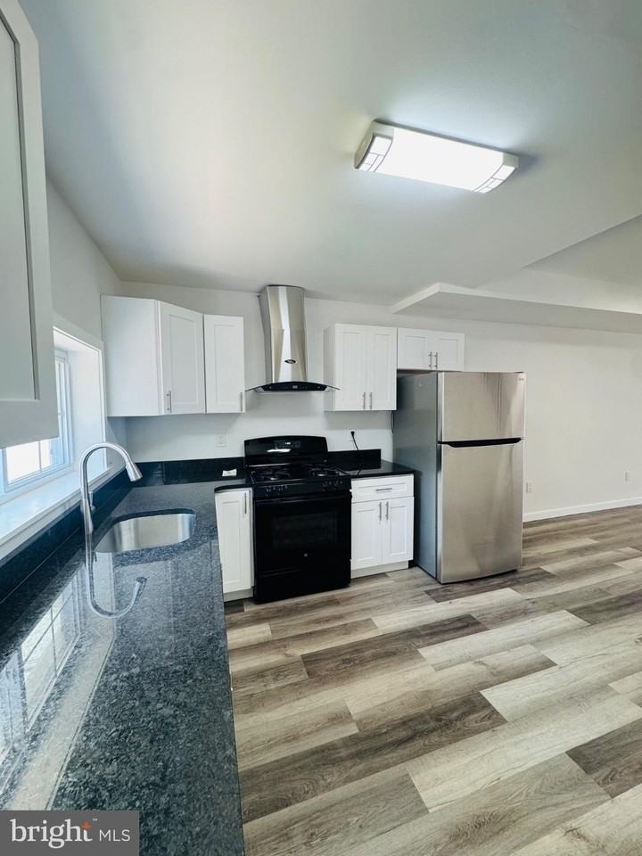 1836 E Wensley St - Photo 4 of 22