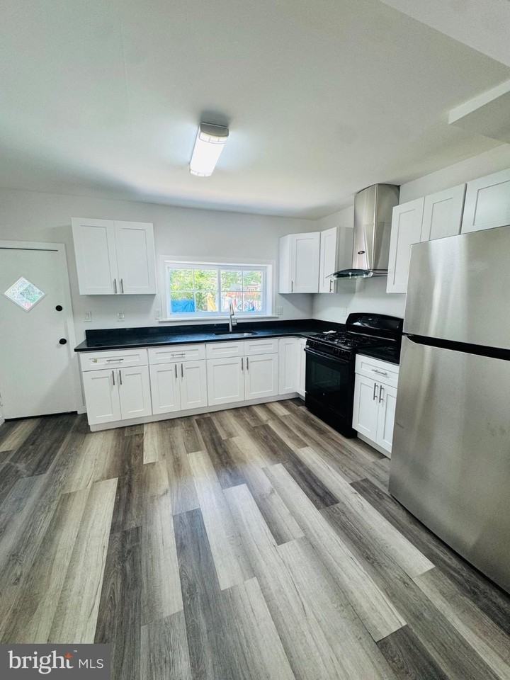 1836 E Wensley St - Photo 6 of 22
