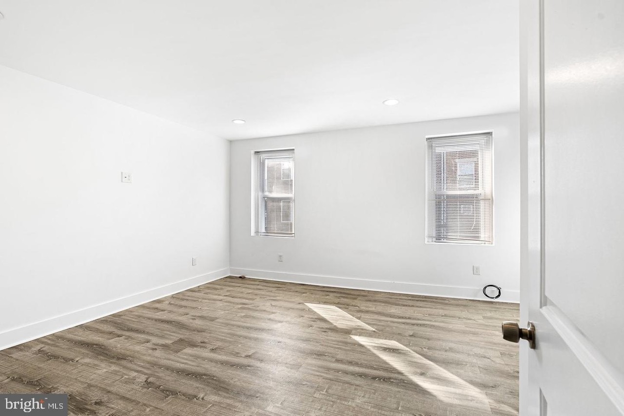 1447 N Franklin St - Photo 4 of 14