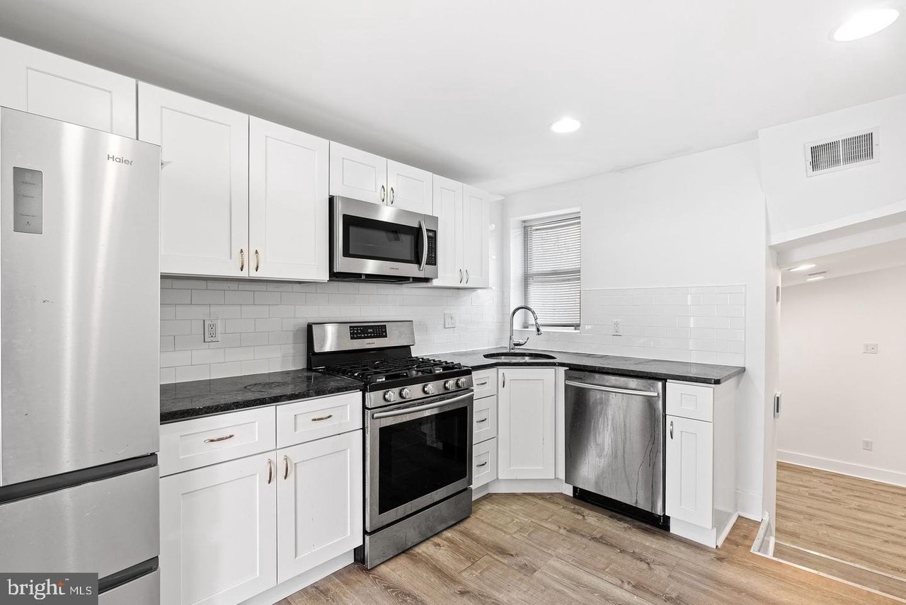 1447 N Franklin St - Photo 5 of 14