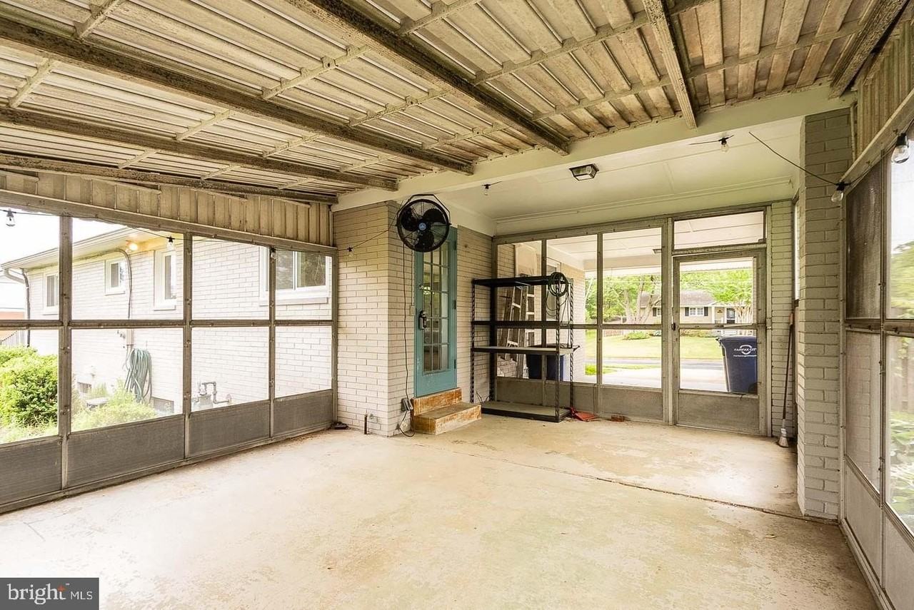 3817 Ren Rd - Photo 5 of 42
