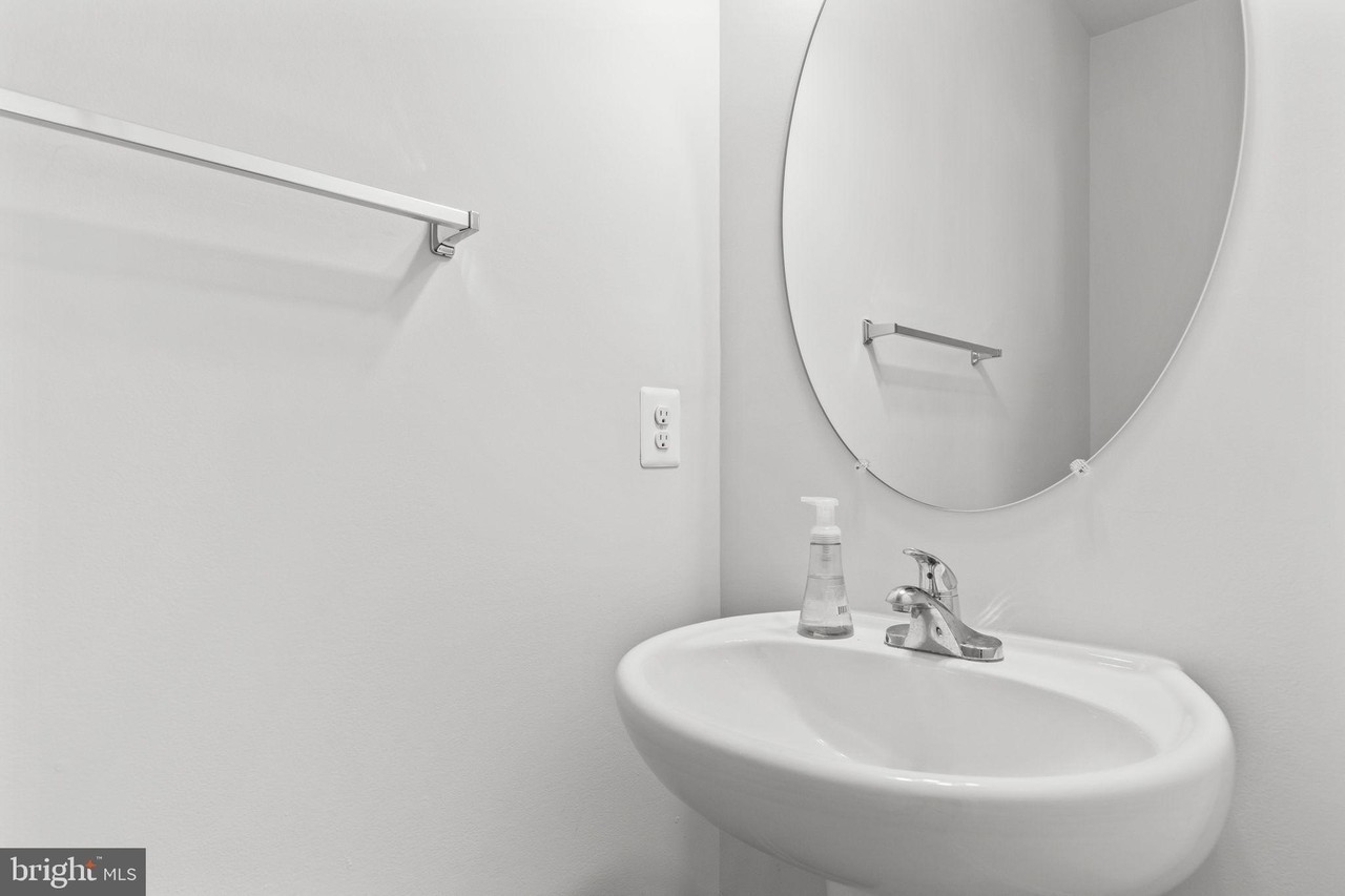 131 Jewel Box Dr - Photo 5 of 29