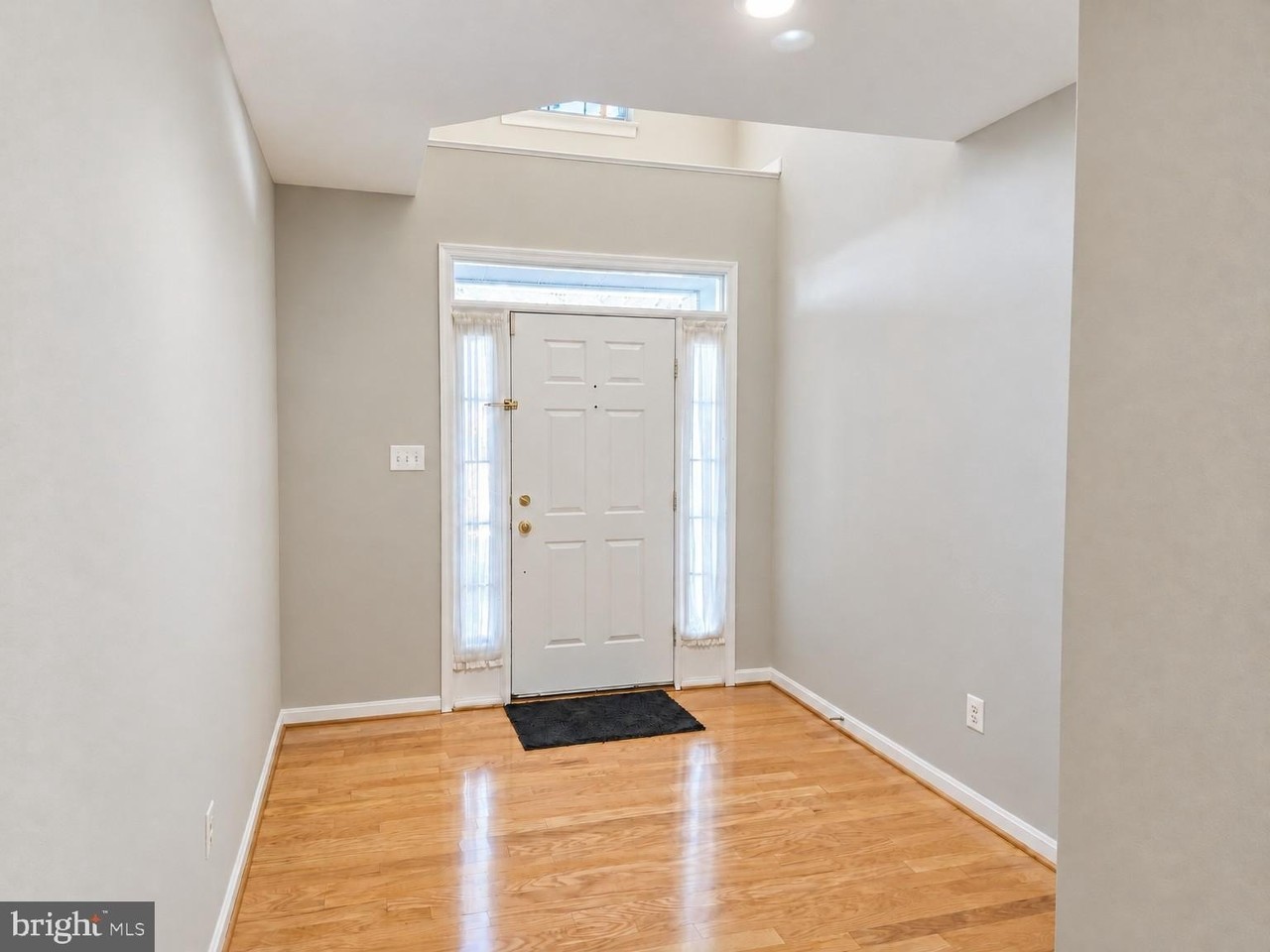 4714 Caronia Way - Photo 4 of 36