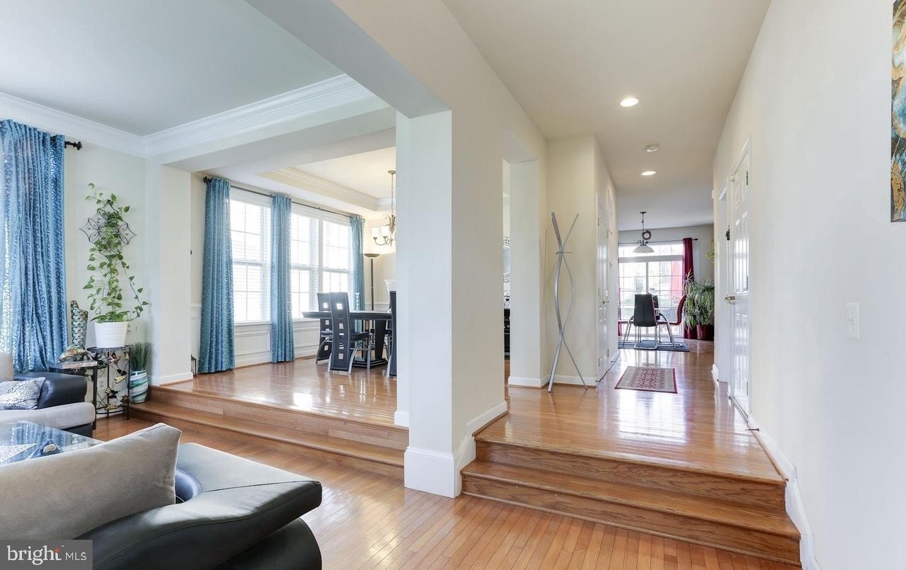 46046 Earle Wallace Cir - Photo 5 of 32