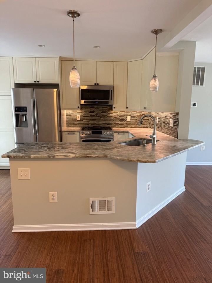 14351 Newbern Loop - Photo 3 of 31
