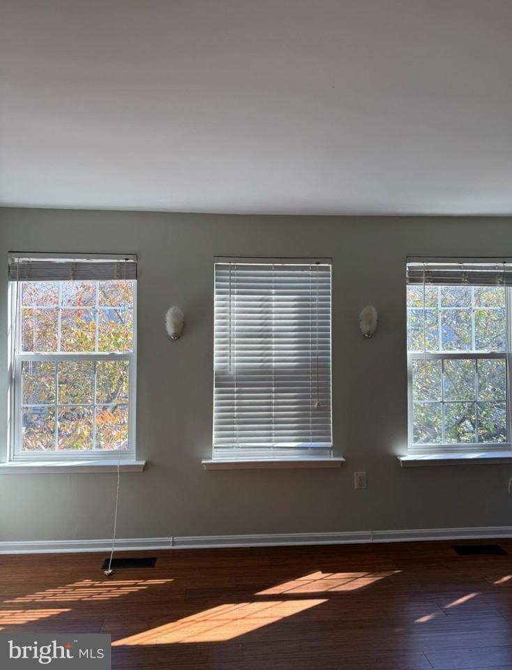 14351 Newbern Loop - Photo 4 of 31