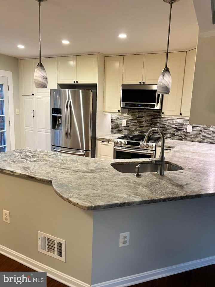 14351 Newbern Loop - Photo 7 of 31