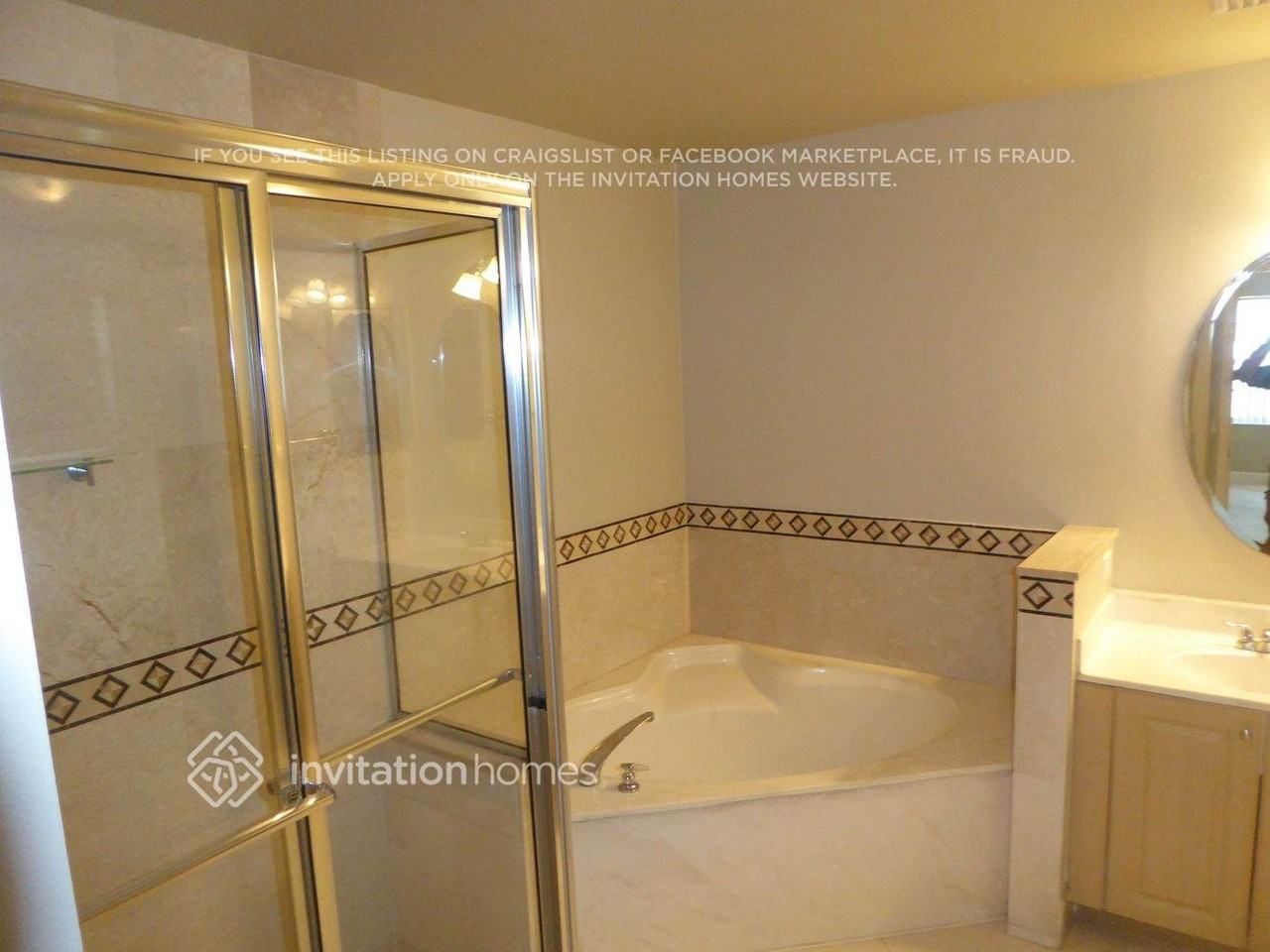 2270 Nw 139th Ave - Photo 7 of 10