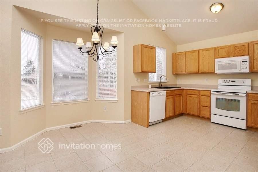 1575 Brimble Dr - Photo 5 of 18