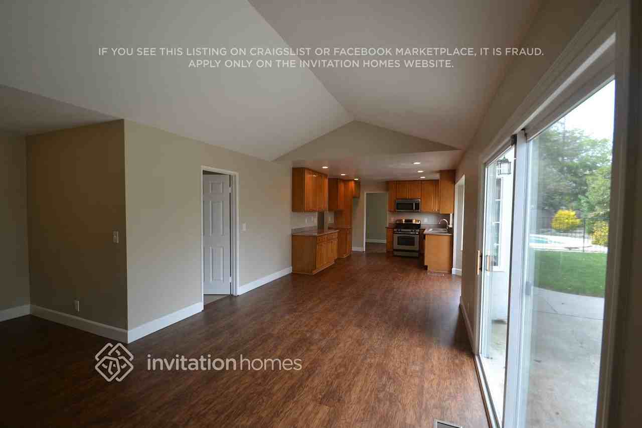 710 Rosemary Ct - Photo 2 of 7