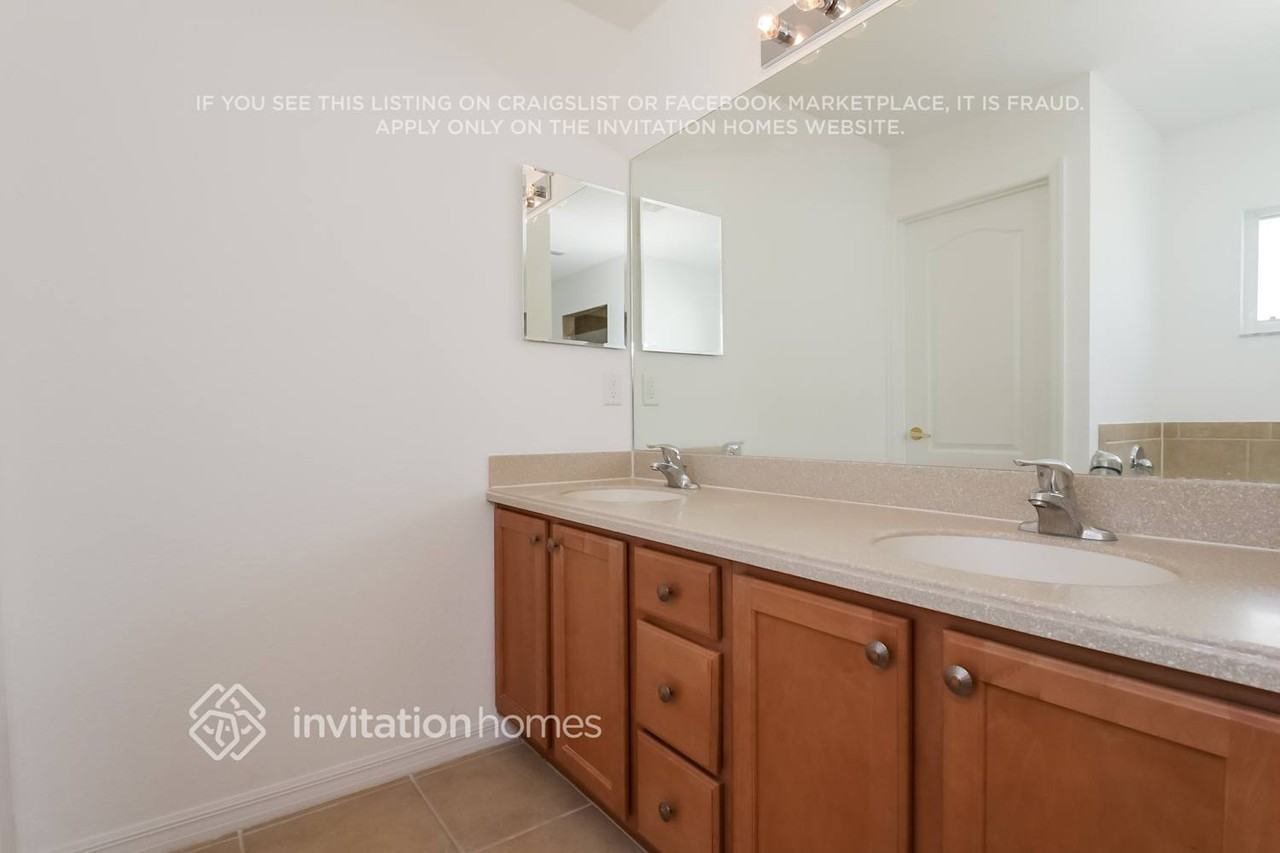 324 Beacon Harbour Loop - Photo 5 of 10