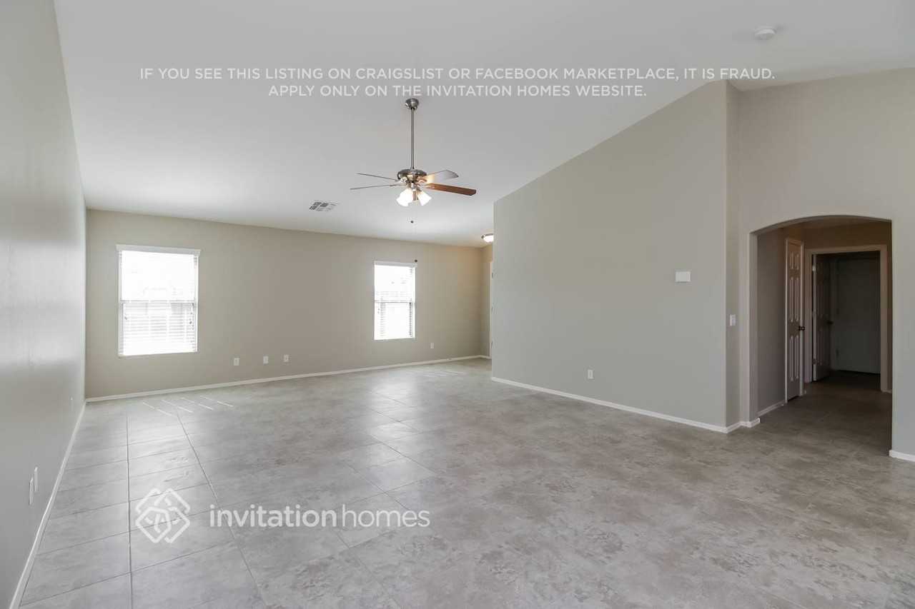 38559 N Dolores Dr - Photo 3 of 21