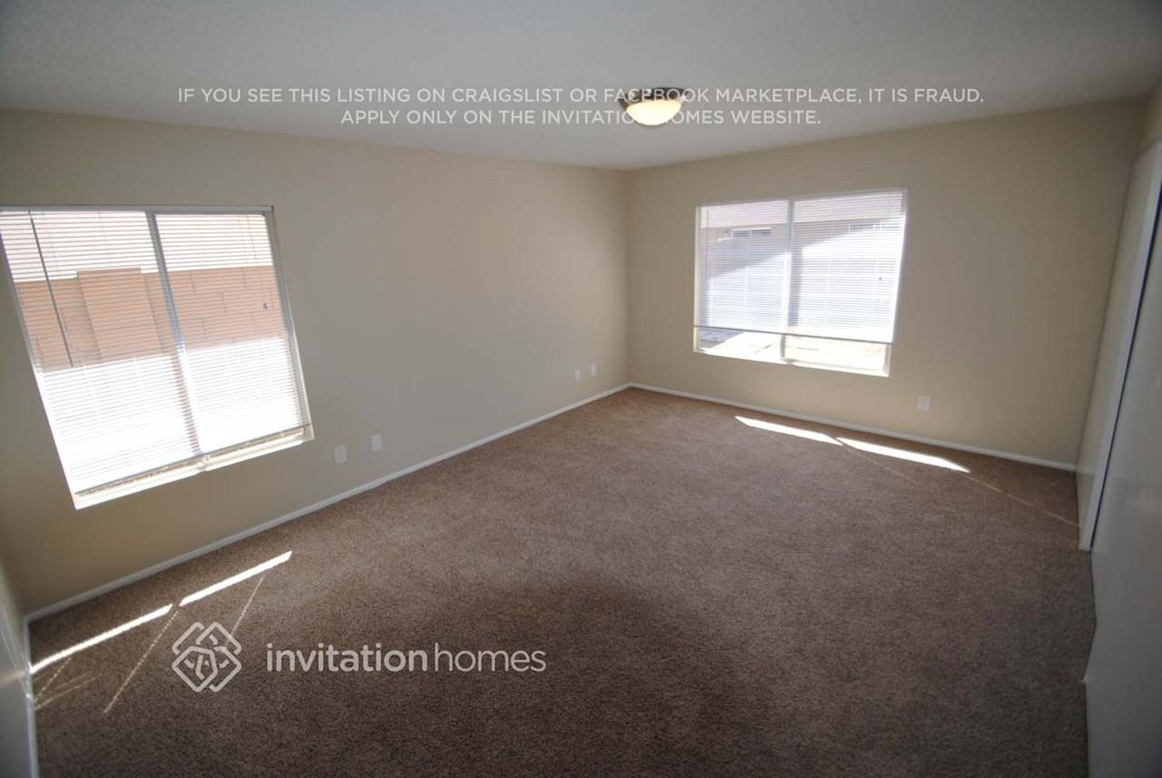 8626 N 56th Ave - Photo 3 of 10