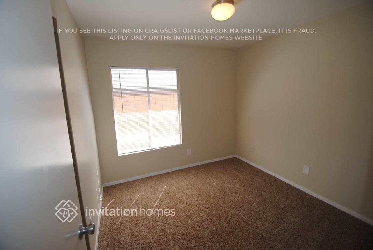 8626 N 56th Ave - Photo 4 of 10