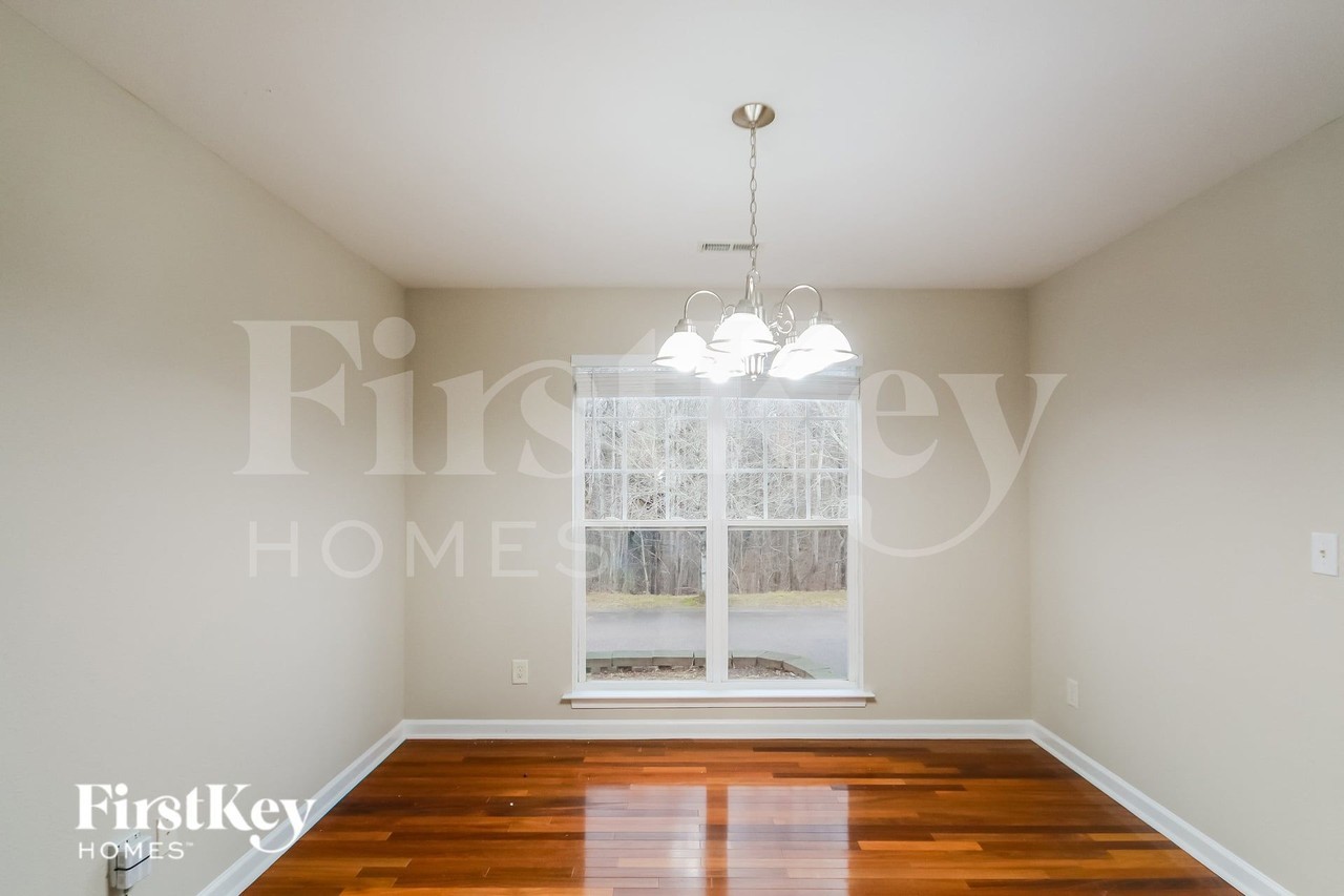 7955 Rolling Meadows Ln - Photo 4 of 15