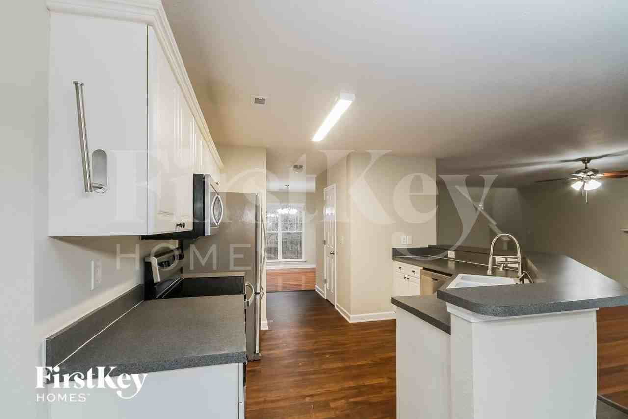 7955 Rolling Meadows Ln - Photo 6 of 15