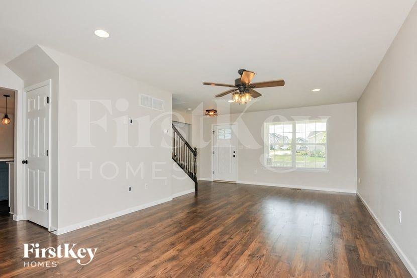 1684 Woods Mill Dr - Photo 4 of 15