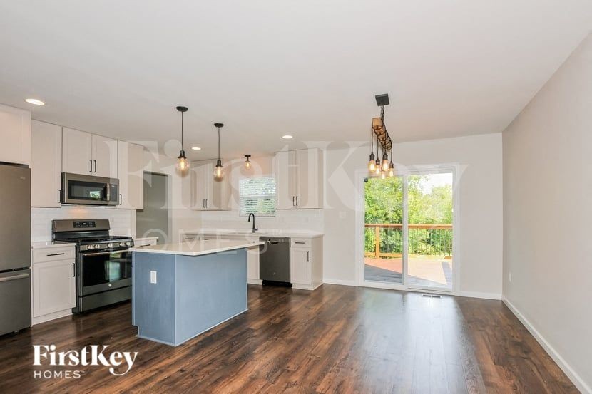 1684 Woods Mill Dr - Photo 5 of 15