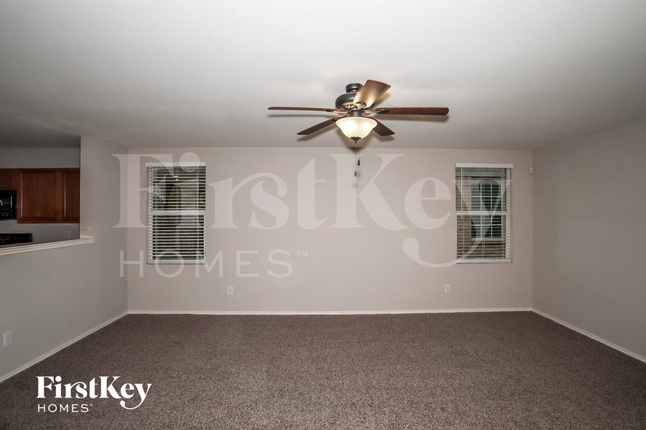 1613 Baxter Springs Dr - Photo 2 of 15