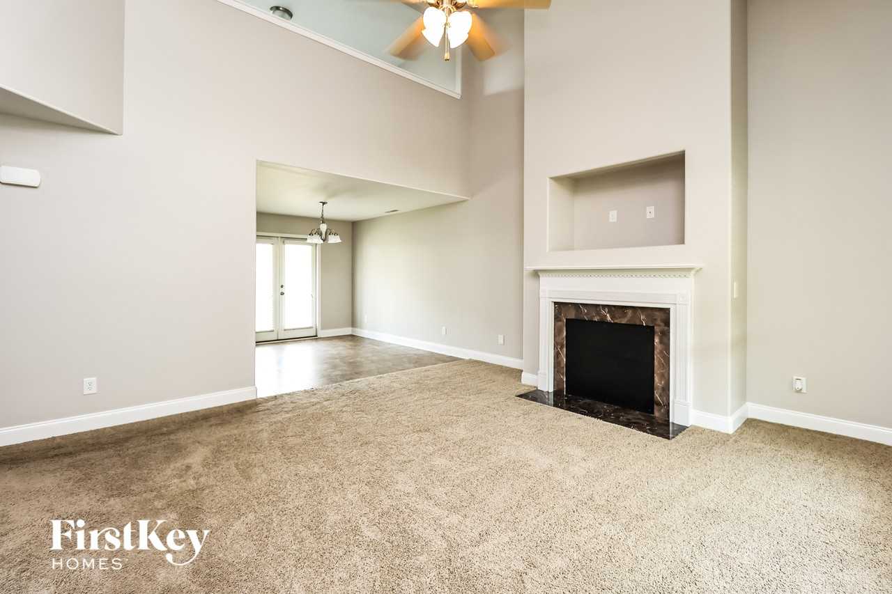 495 River Crest Dr N - Photo 3 of 15