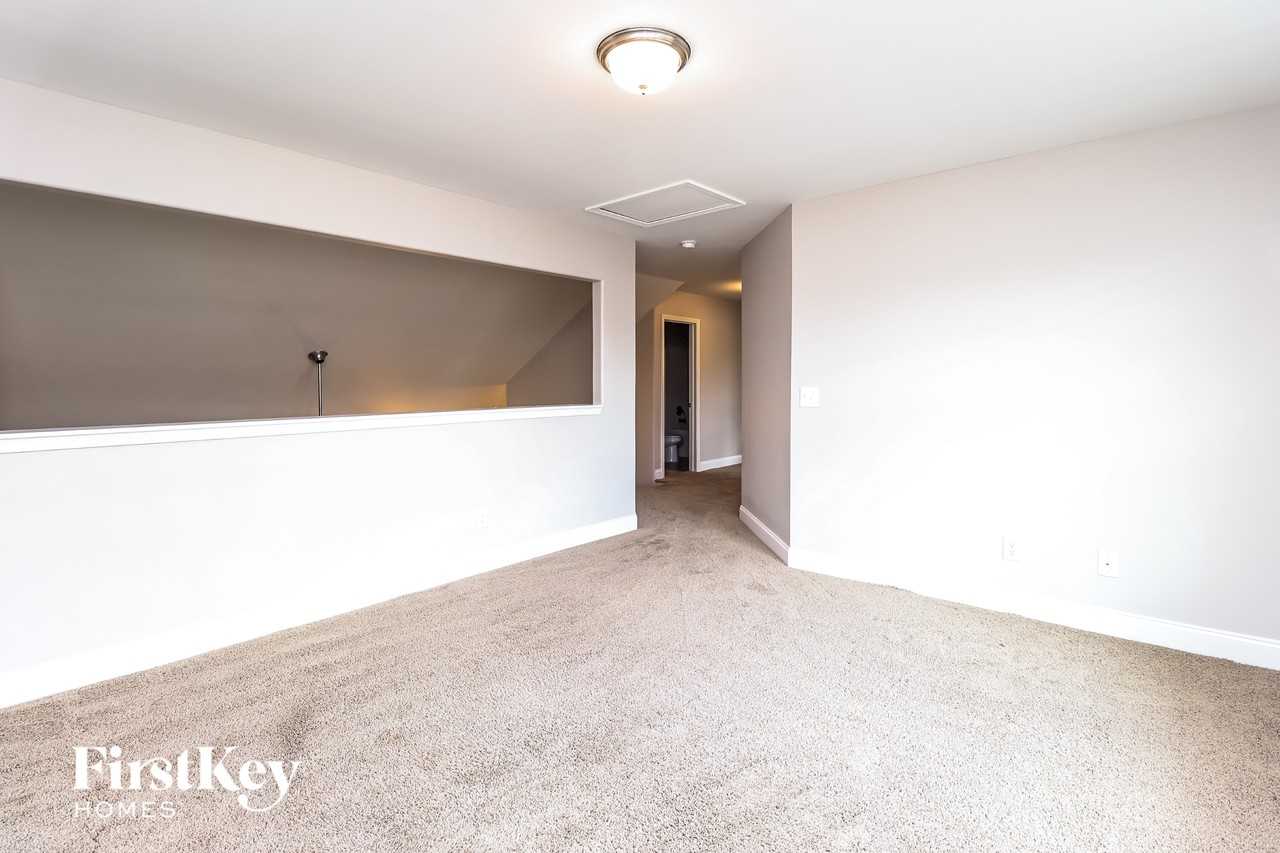 495 River Crest Dr N - Photo 7 of 15
