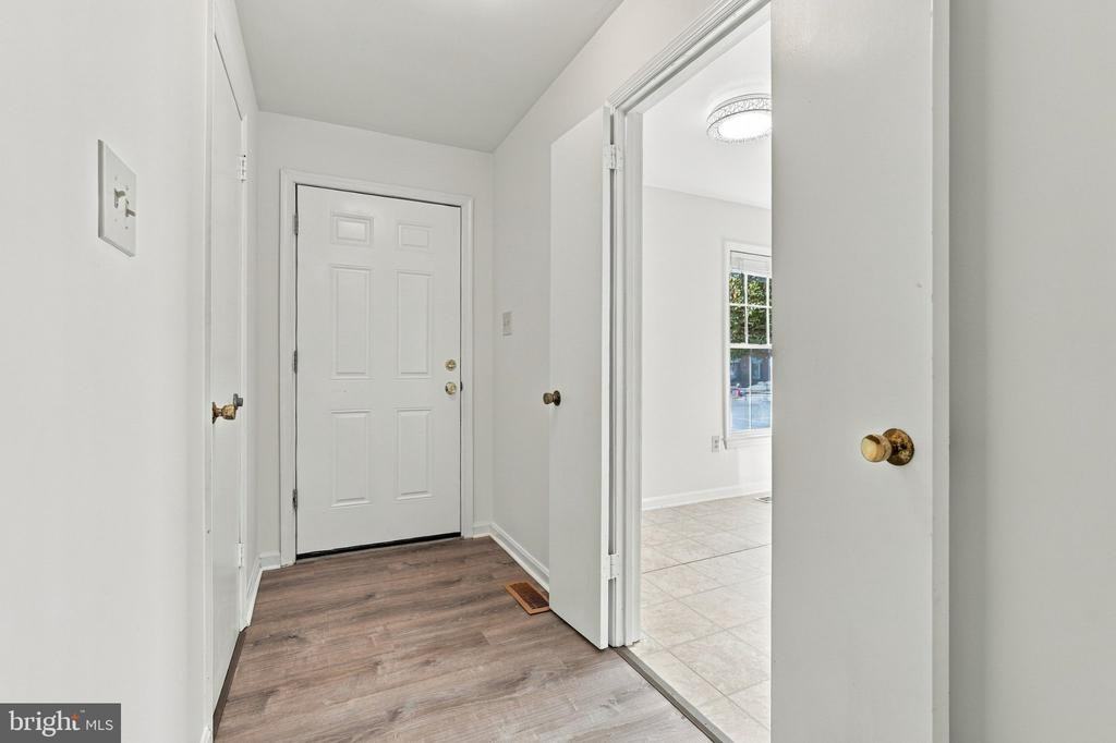 8077 Powderbrook Ln - Photo 6 of 50