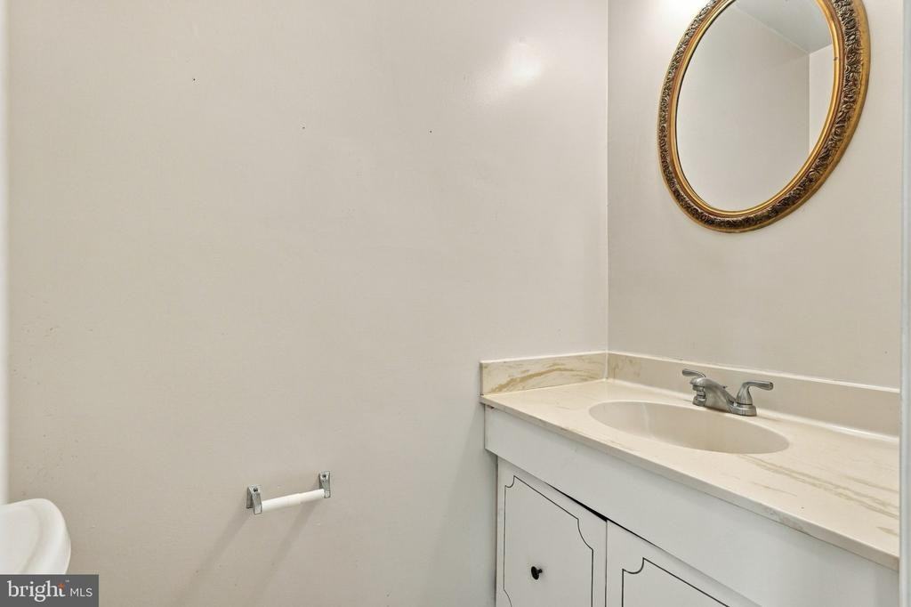 8077 Powderbrook Ln - Photo 7 of 50
