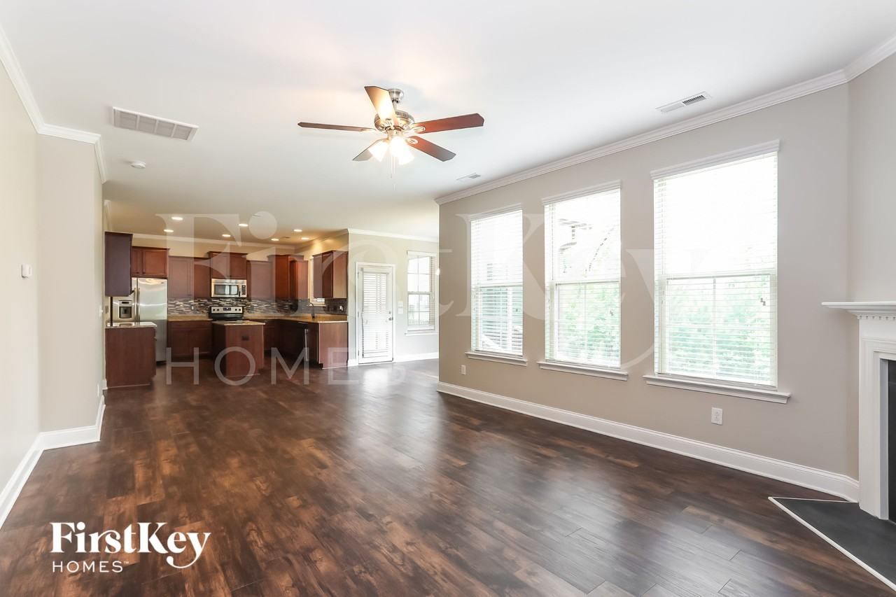 107 Knoll Ct - Photo 4 of 15
