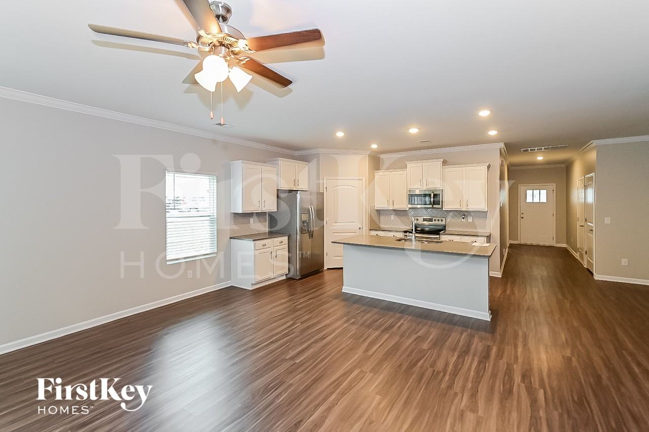1177 Mountain Laurel Cir - Photo 3 of 15