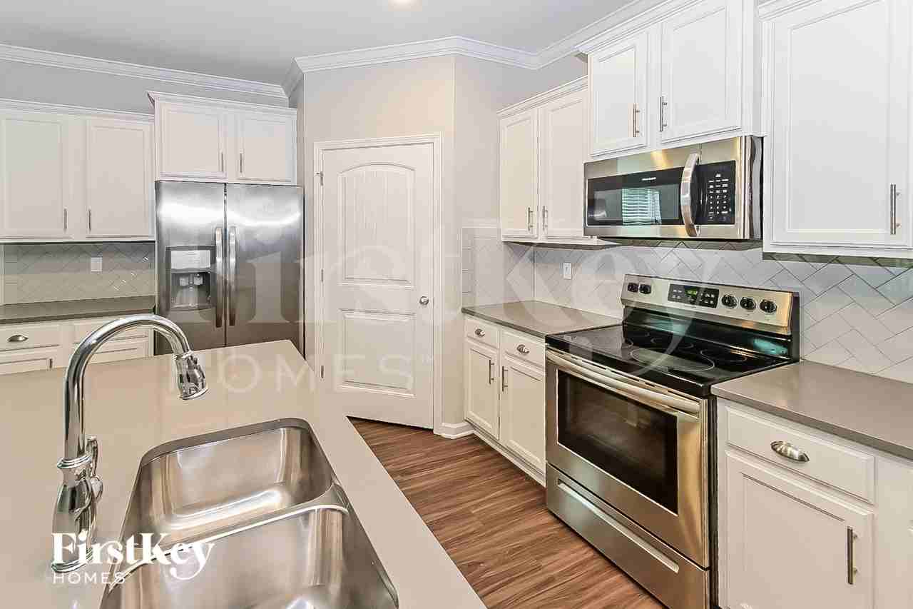 1177 Mountain Laurel Cir - Photo 5 of 15
