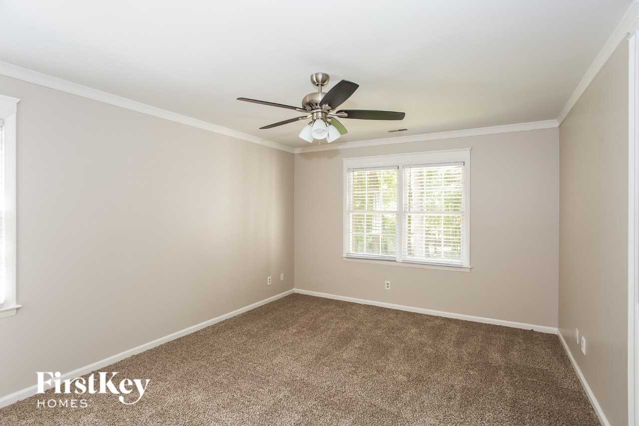 8304 Lacewood Pl - Photo 6 of 15
