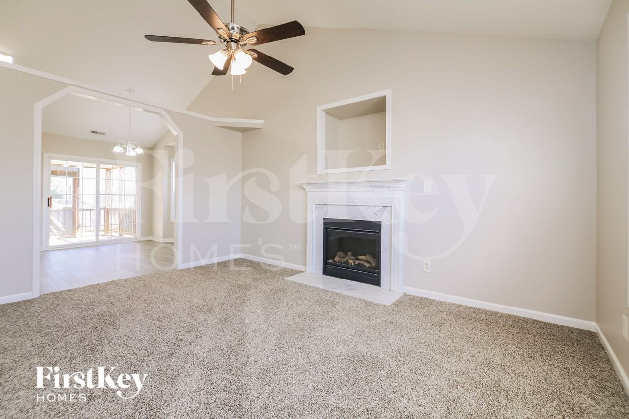 1153 Tellis Dr - Photo 2 of 16