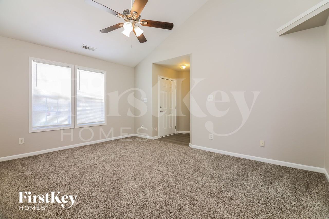 1153 Tellis Dr - Photo 3 of 16