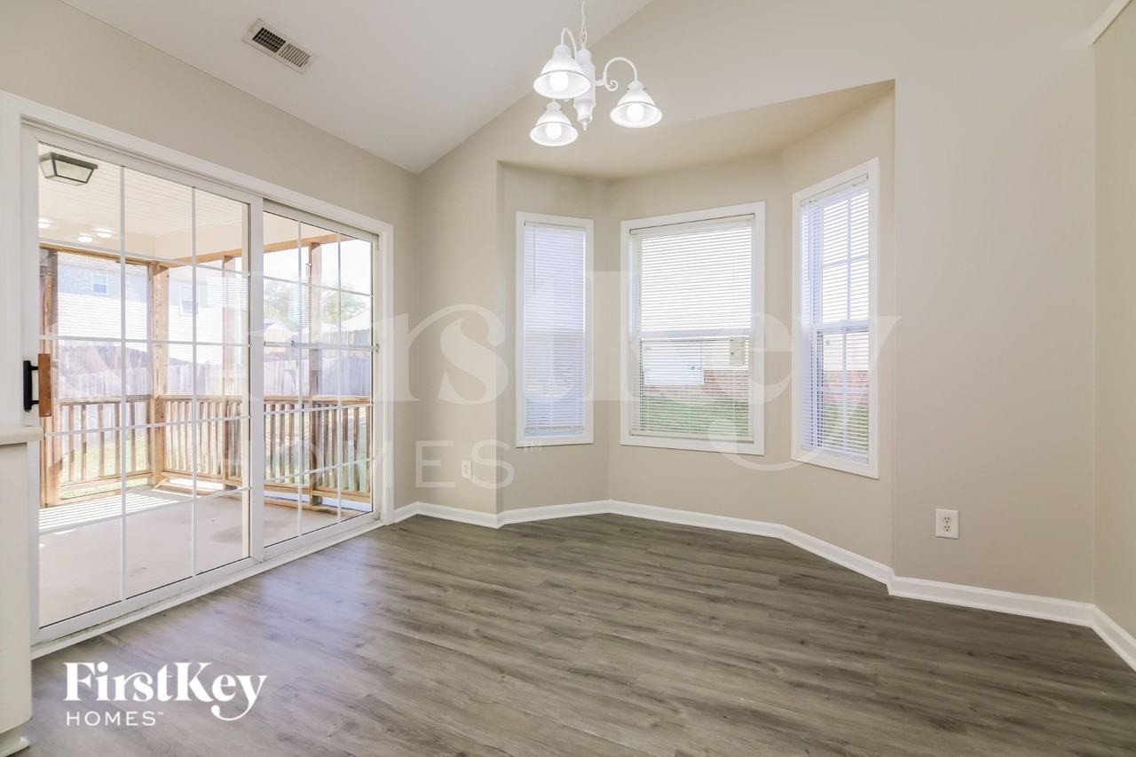 1153 Tellis Dr - Photo 4 of 16