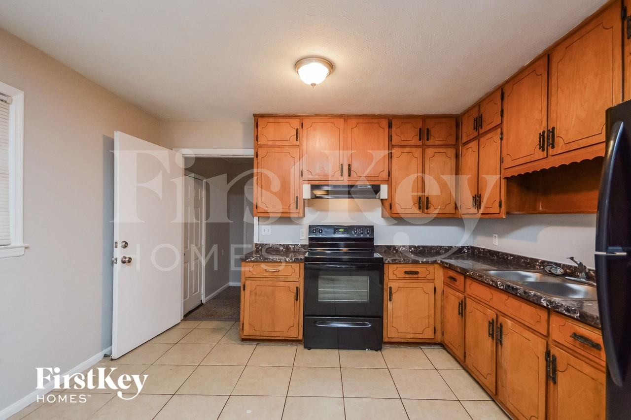 9166 Bent Pine Ct Ne - Photo 6 of 15