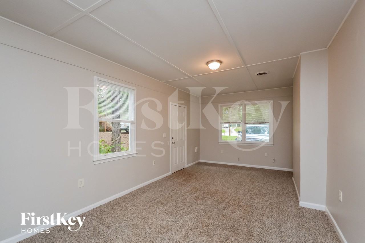 9166 Bent Pine Ct Ne - Photo 7 of 15