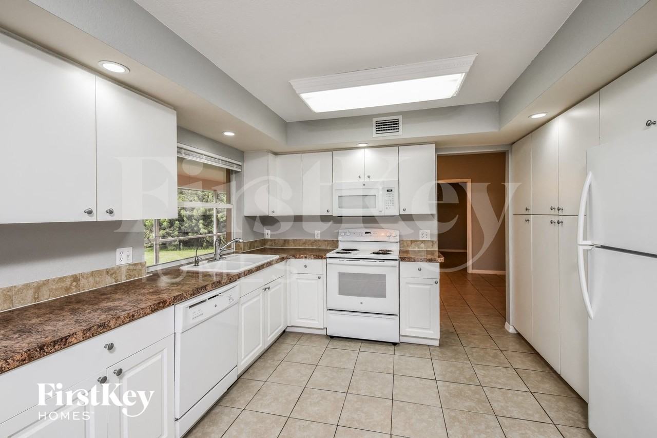 5404 Chard Ter - Photo 5 of 15