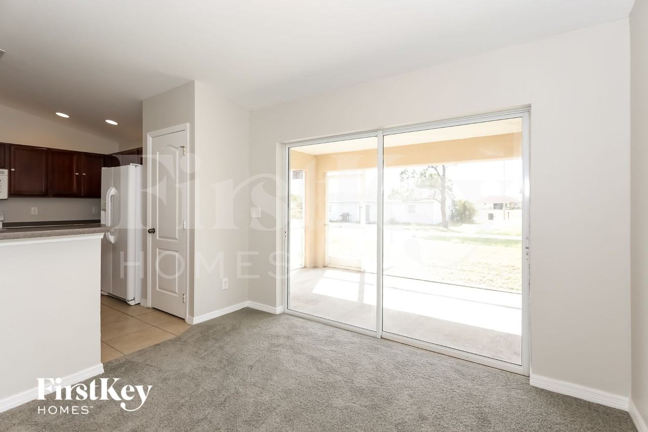 3056 Nw 3rd Ave - Photo 5 of 18