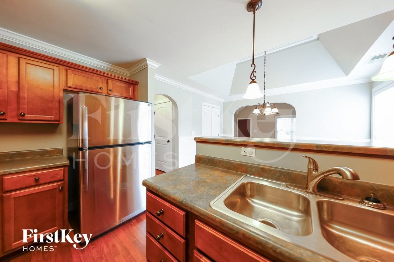 256 Stonecreek Pl - Photo 7 of 15