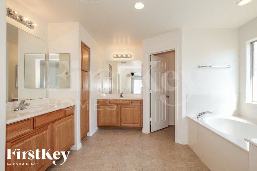 15608 N 174th Ln - Photo 7 of 15