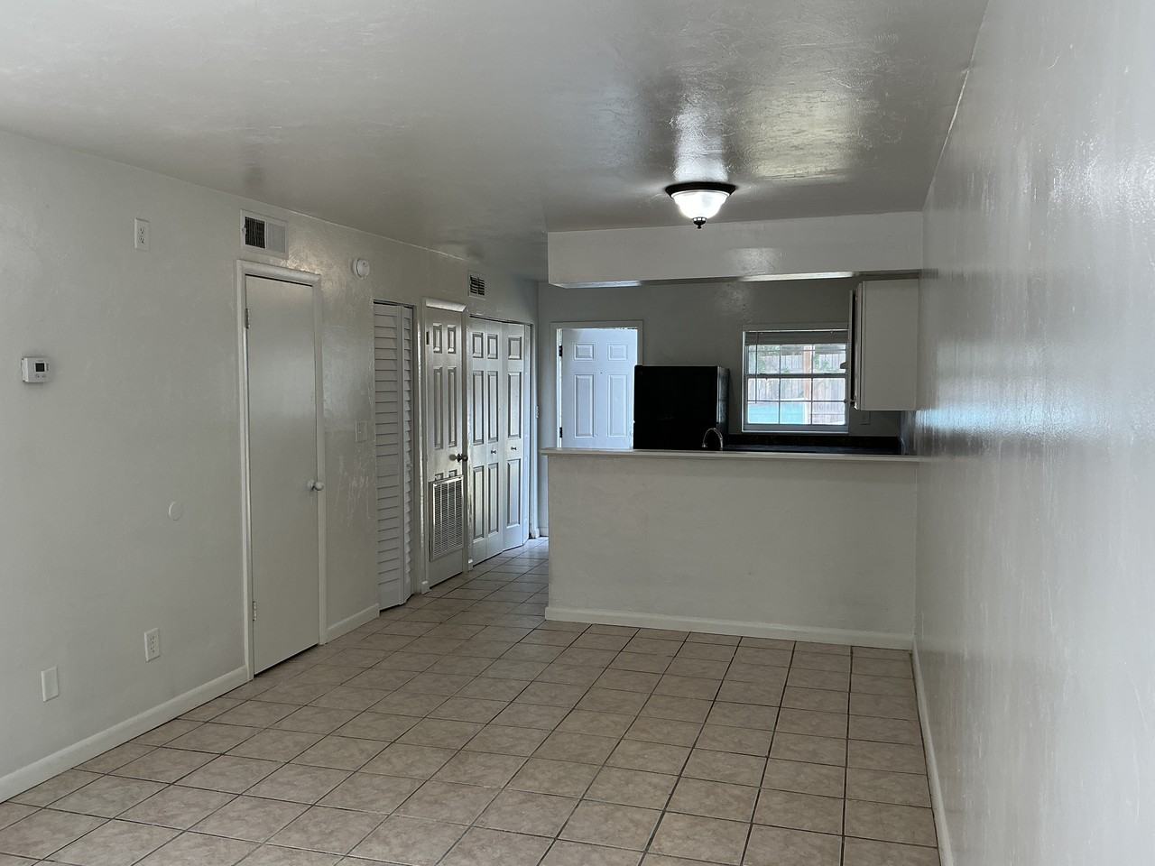 1015 Southwest 60 Terrace #B - Photo 5 of 5