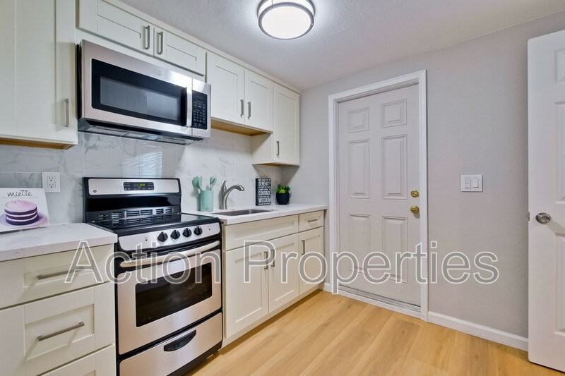 890 Muender Ave - Photo 3 of 25