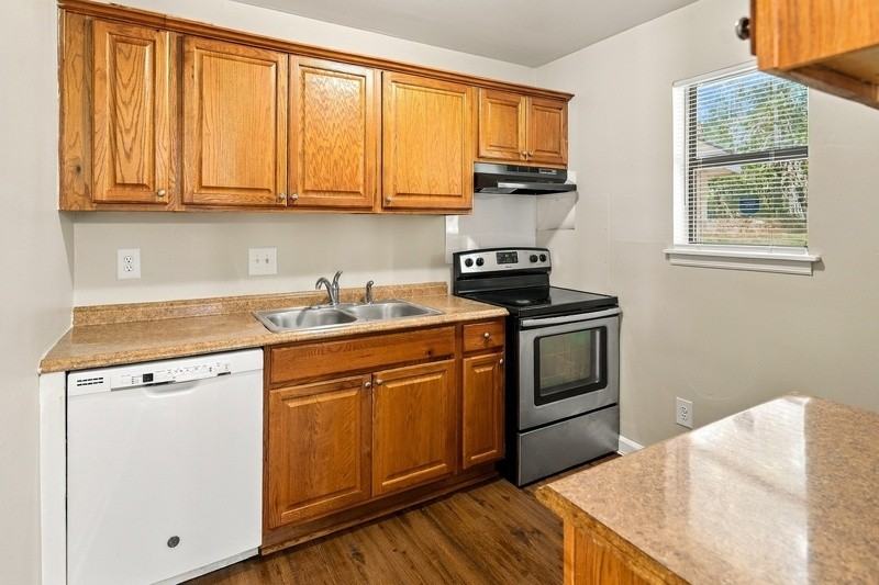 7205 Raj Ct - Photo 5 of 14