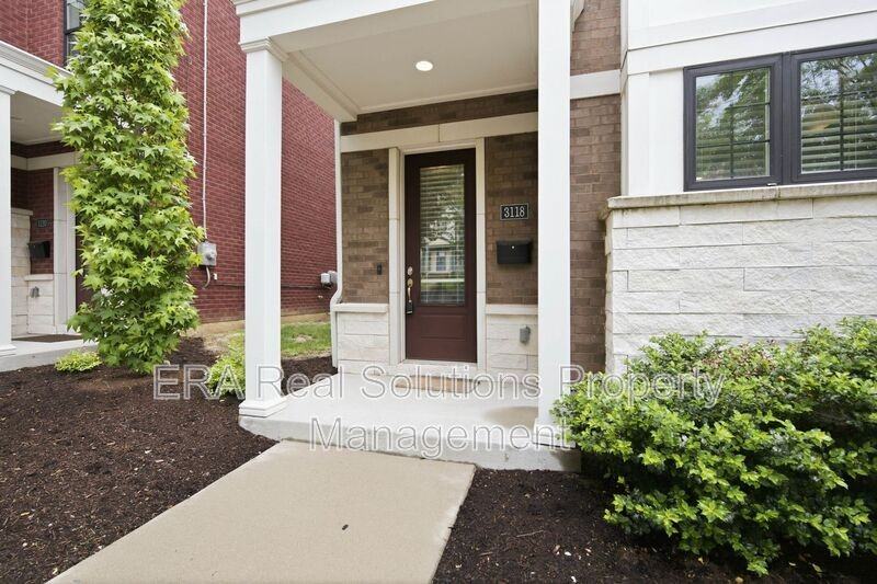 3118 Woodburn Ave - Photo 5 of 50